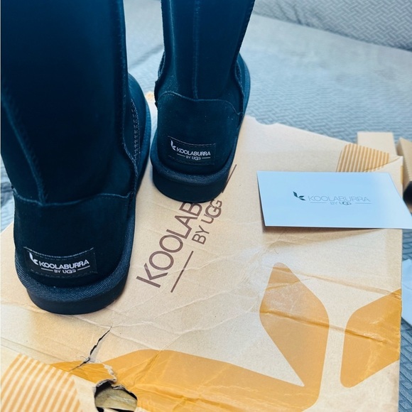 Koolaburra by UGG Classic Short Women's Winter Boots - Picture 10 of 15